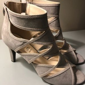 Liz Claiborne Strappy Heal